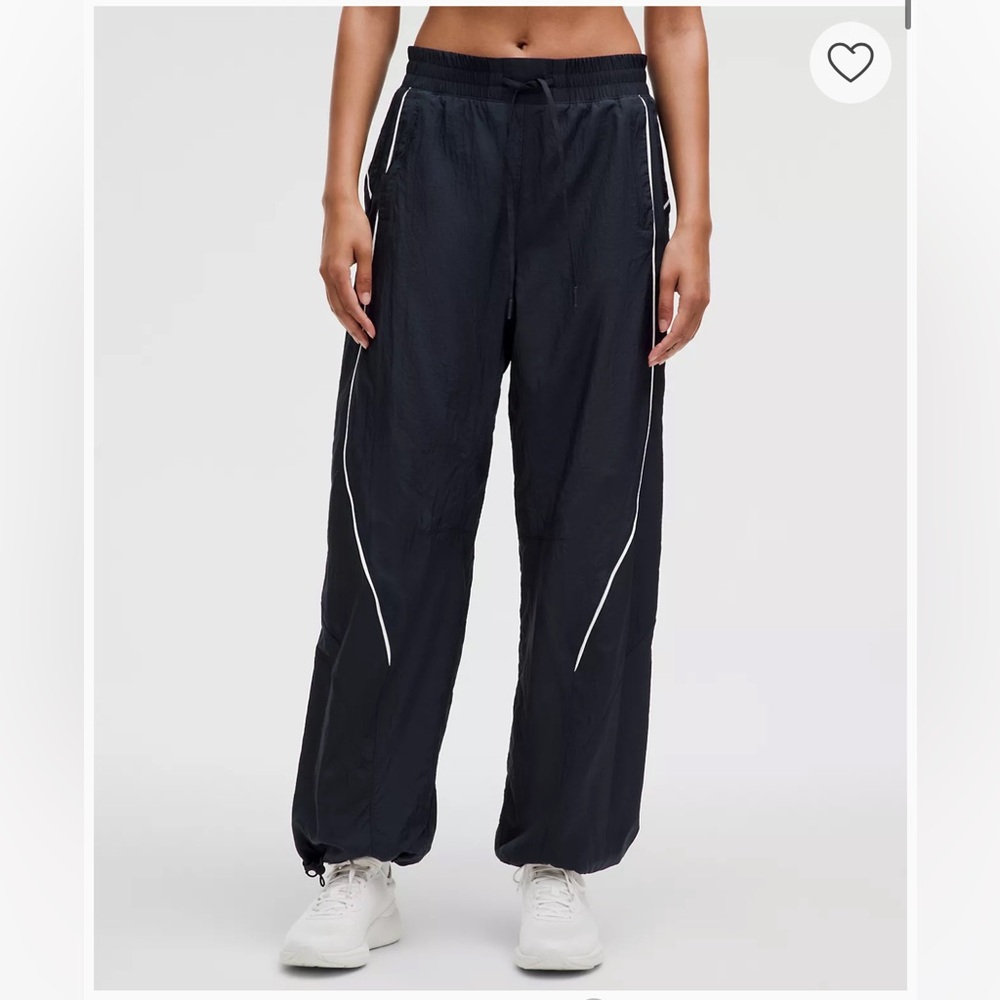 Lululemon License to Train Mid-Rise Lightweight Jogger 4, true navy colo…